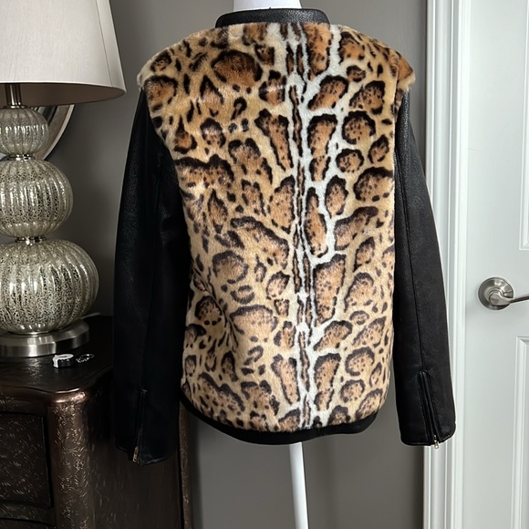 Fabulous, furs, leopard print Moto jacket - Picture 4 of 8